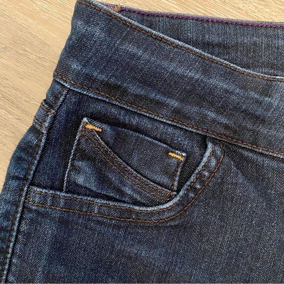 NEW NYDJ NOT YOUR DAUGHTER’S DARK WASH BLUE JEAN BERMUDA SHORTS 2 - Picture 7 of 11